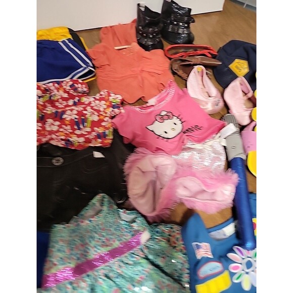 Build-A-Bear BAB Large Lot of Misc Clothes & Accessories Hello Kitty Army - Picture 4 of 11